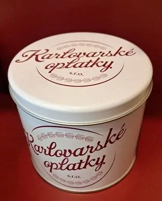 Karlovarské oplatky v plechové dóze